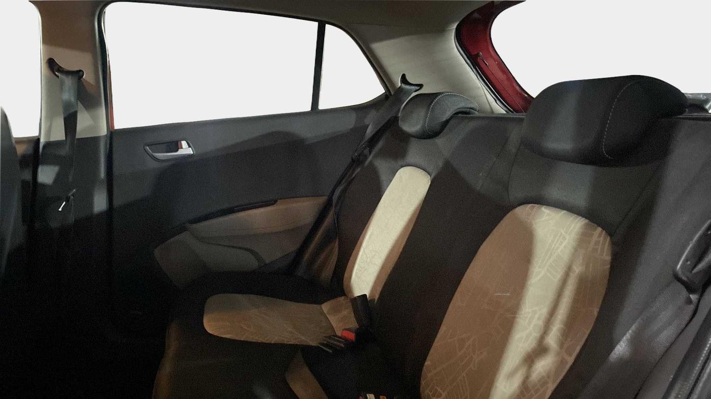 2017 Hyundai Grand i10 ASTA 1.2 KAPPA VTVT, Petrol, Manual, 27,230 km, Right Side Rear Door Cabin