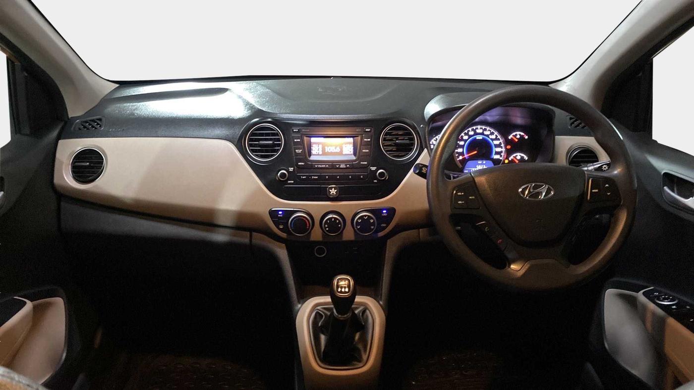 2016 Hyundai Grand i10 SPORTZ 1.2 KAPPA VTVT, Petrol, Manual, 17,726 km, Dashboard