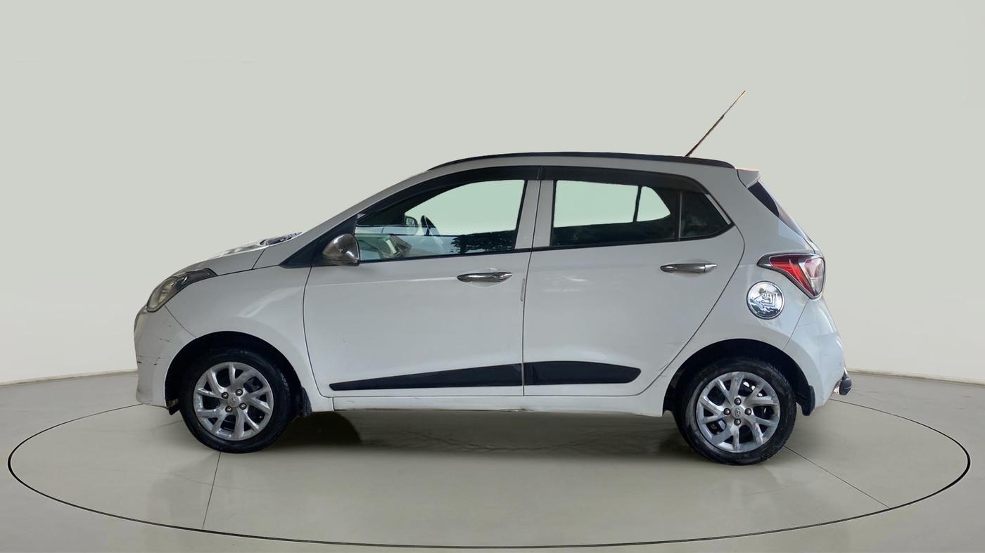 2017 Hyundai Grand i10 SPORTZ 1.2 KAPPA VTVT, Petrol, Manual, 48,055 km, Left Side