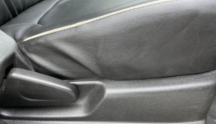 2019 Renault Kwid RXL, Petrol, Manual, 35,984 km, Driver Side Adjustment Panel