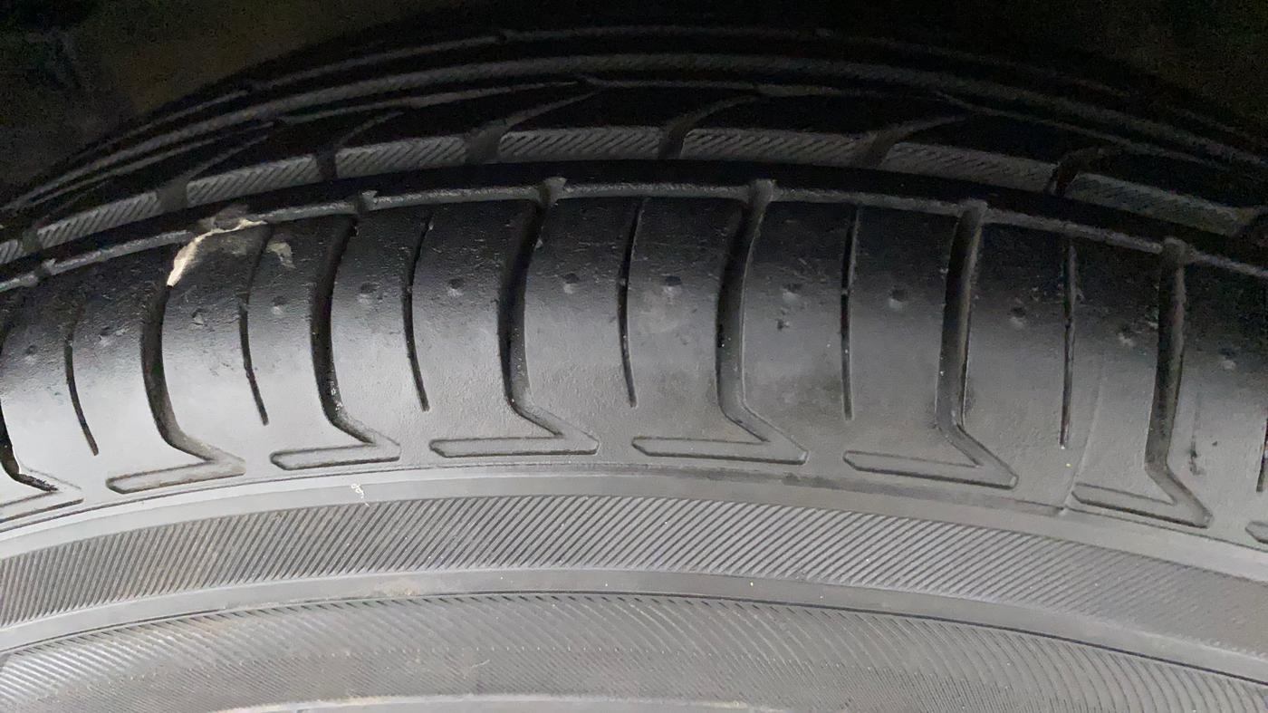 2011 Hyundai i10 ASTA 1.2, Petrol, Manual, 28,962 km, Left Front Tyre Tread