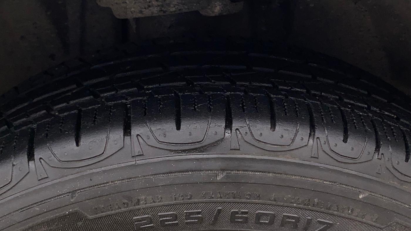 2018 Jeep Compass LIMITED 1.4 PETROL AT, Petrol, Automatic, 83,131 km, Right Front Tyre Tread