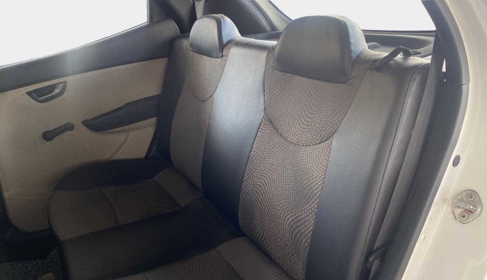 2014 Hyundai Eon SPORTZ, Petrol, Manual, 63,024 km, Right Side Rear Door Cabin