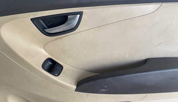 2014 Hyundai Eon SPORTZ, Petrol, Manual, 63,024 km, Driver Side Door Panels Control