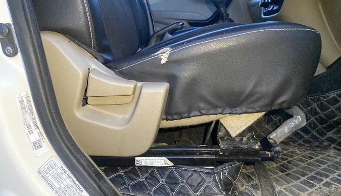 2021 Mahindra BOLERO NEO N 8, Diesel, Manual, 29,976 km, Driver Side Adjustment Panel