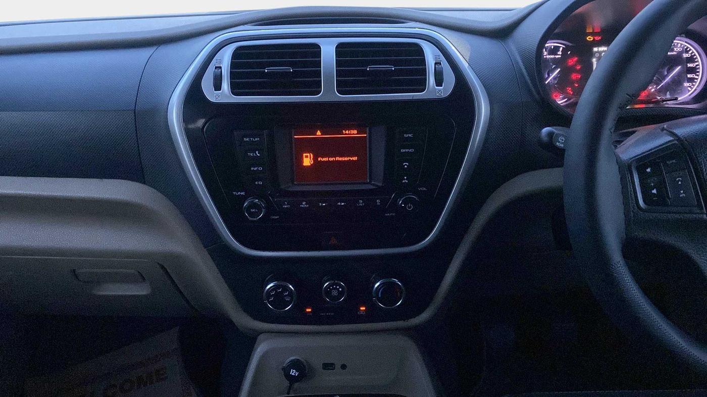 2021 Mahindra BOLERO NEO N 8, Diesel, Manual, 29,976 km, Infotainment System
