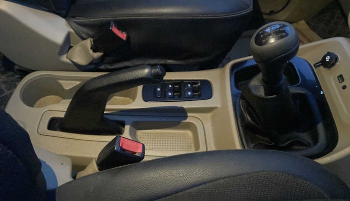 2021 Mahindra BOLERO NEO N 8, Diesel, Manual, 29,976 km, Gear Lever