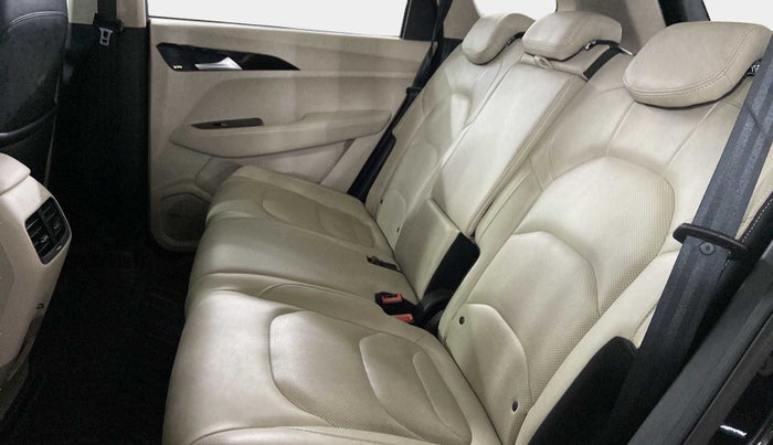 2023 MG HECTOR SHARP 1.5 PETROL CVT, Petrol, Automatic, 10,949 km, Right Side Rear Door Cabin
