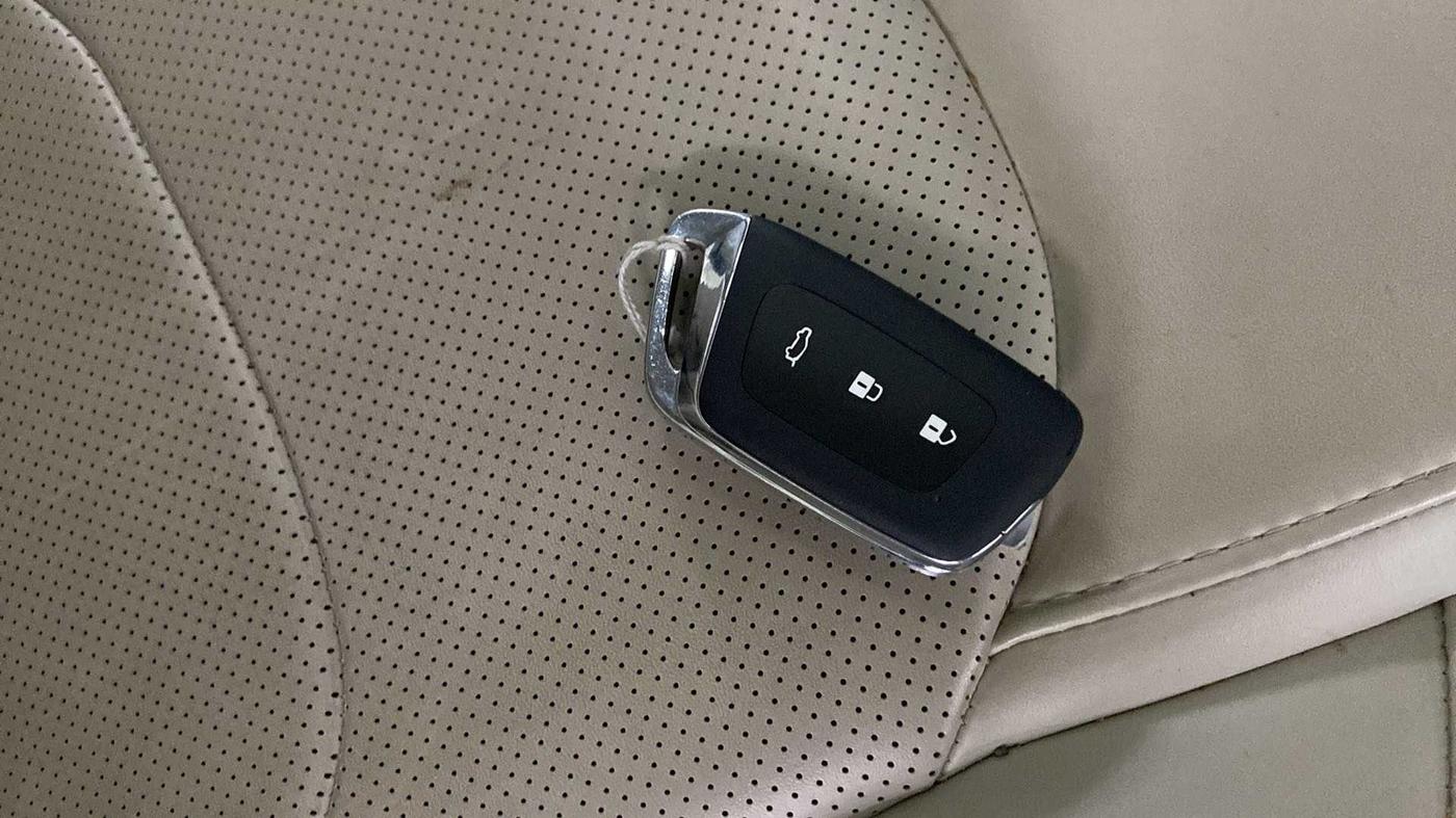 2023 MG HECTOR SHARP 1.5 PETROL CVT, Petrol, Automatic, 10,949 km, Key Close Up