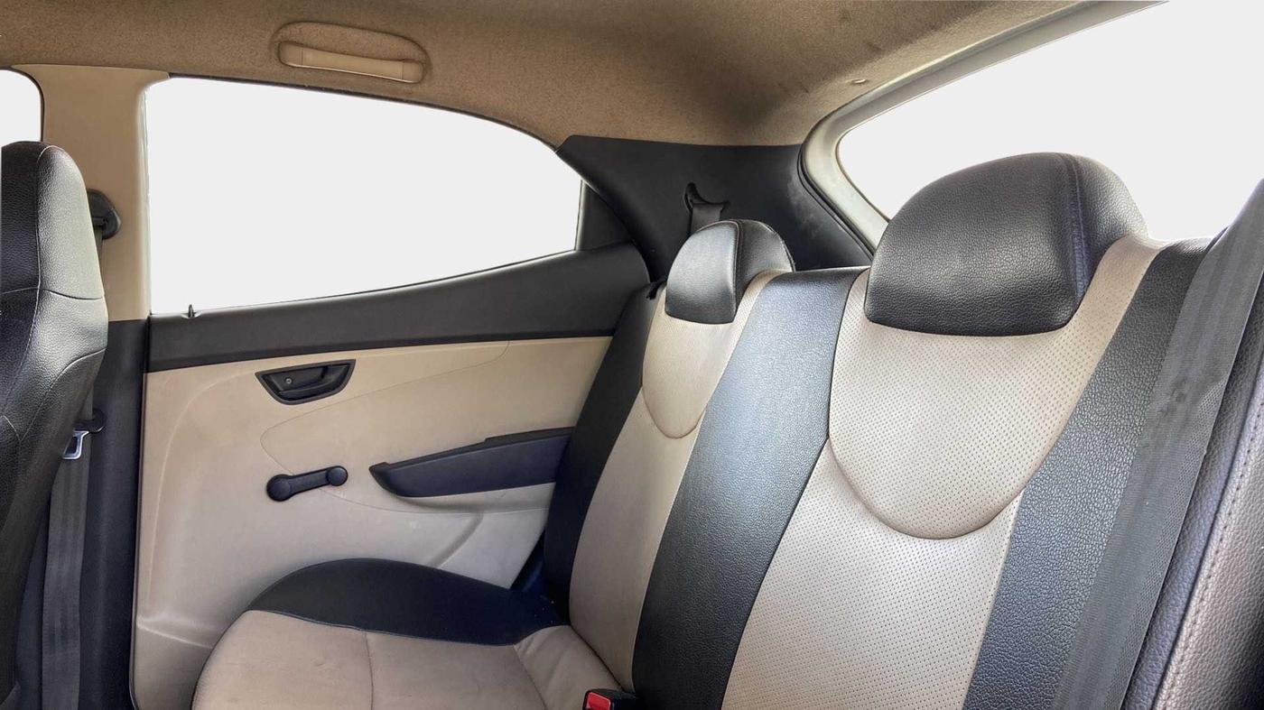 2015 Hyundai Eon ERA +, Petrol, Manual, 82,664 km, Right Side Rear Door Cabin