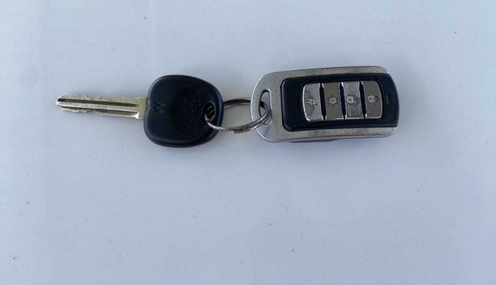 2015 Hyundai Eon ERA +, Petrol, Manual, 82,664 km, Key Close Up