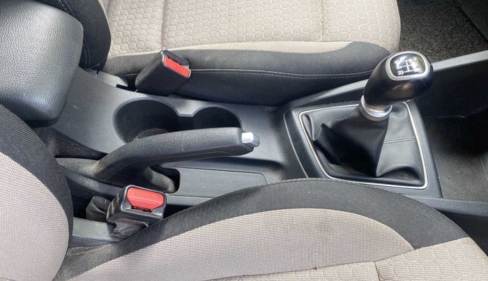 2017 Hyundai Elite i20 ASTA 1.2, Petrol, Manual, 10,388 km, Gear Lever