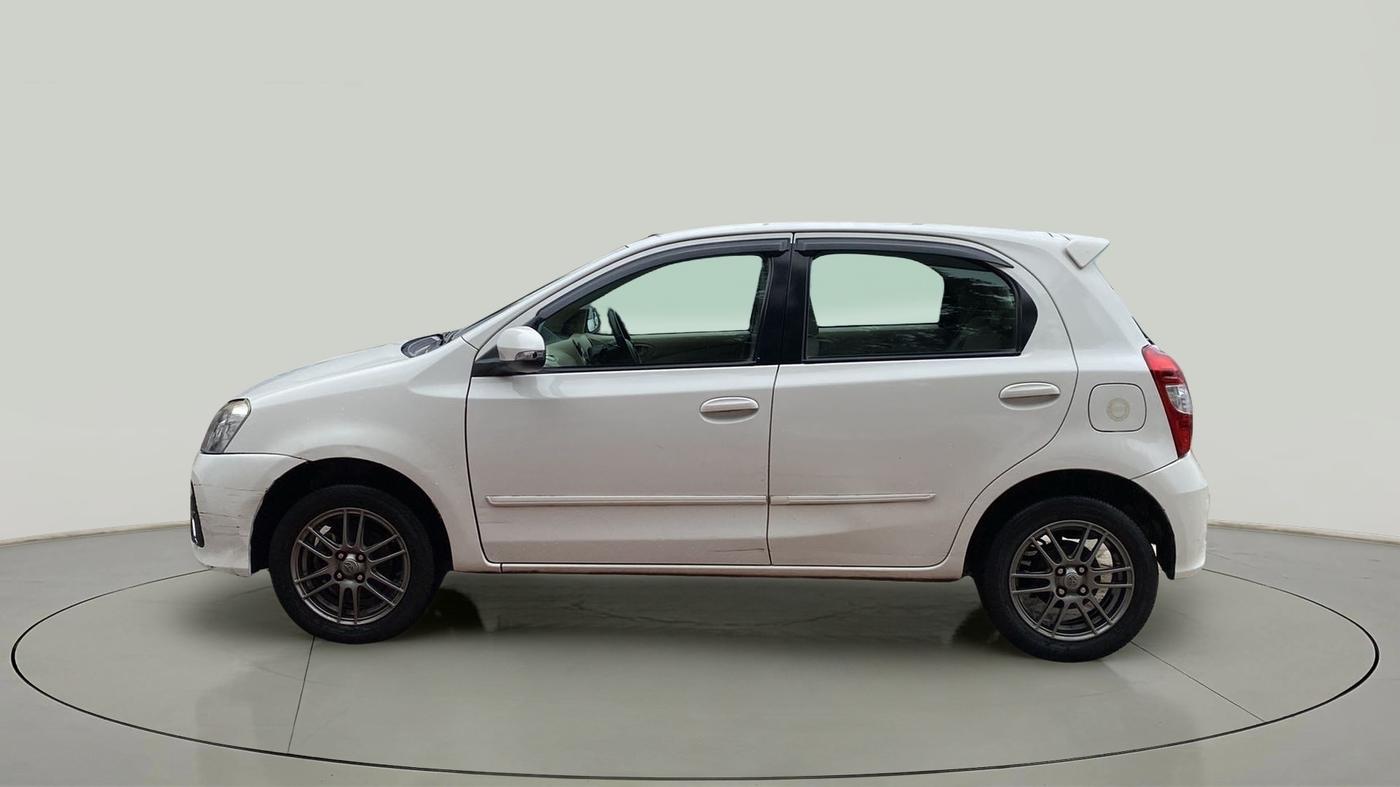 2017 Toyota Etios Liva VX, Petrol, Manual, 47,817 km, Left Side