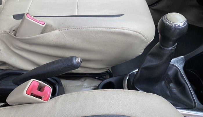 2017 Toyota Etios Liva VX, Petrol, Manual, 47,817 km, Gear Lever