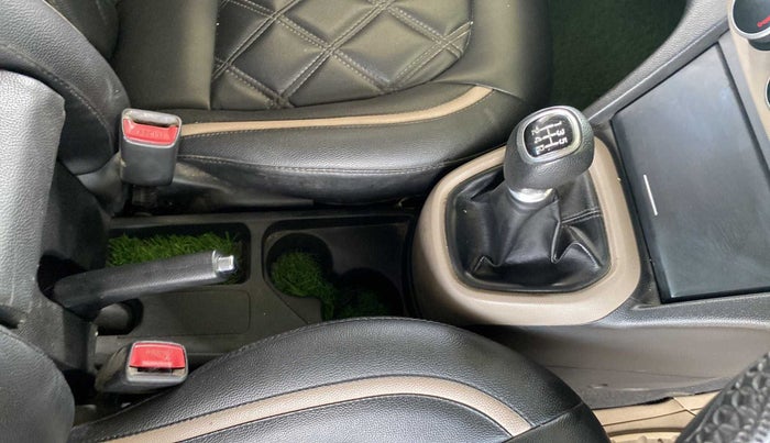 2015 Hyundai Xcent S 1.2, Petrol, Manual, 48,060 km, Gear Lever