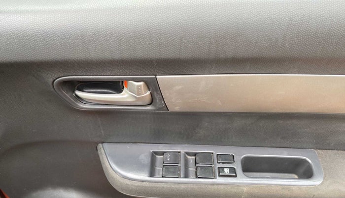 2010 Maruti Swift VXI, Petrol, Manual, 84,935 km, Driver Side Door Panels Control