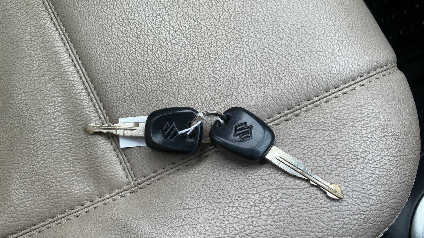 2010 Maruti Swift VXI, Petrol, Manual, 84,935 km, Key Close Up