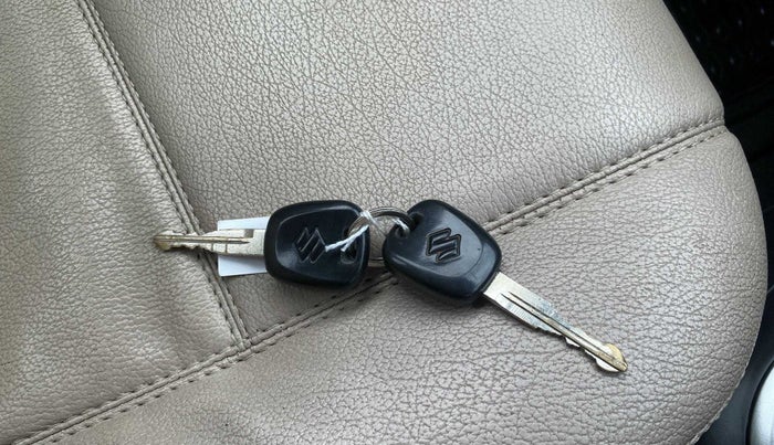 2010 Maruti Swift VXI, Petrol, Manual, 84,935 km, Key Close Up