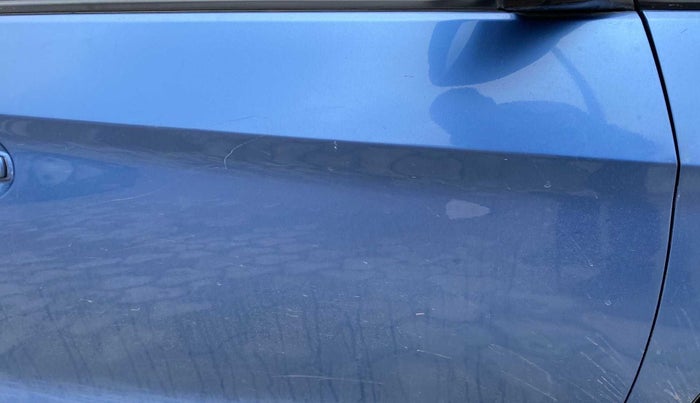 2015 Honda Amaze 1.2L I-VTEC S, CNG, Manual, 45,730 km, Driver-side door - Minor scratches