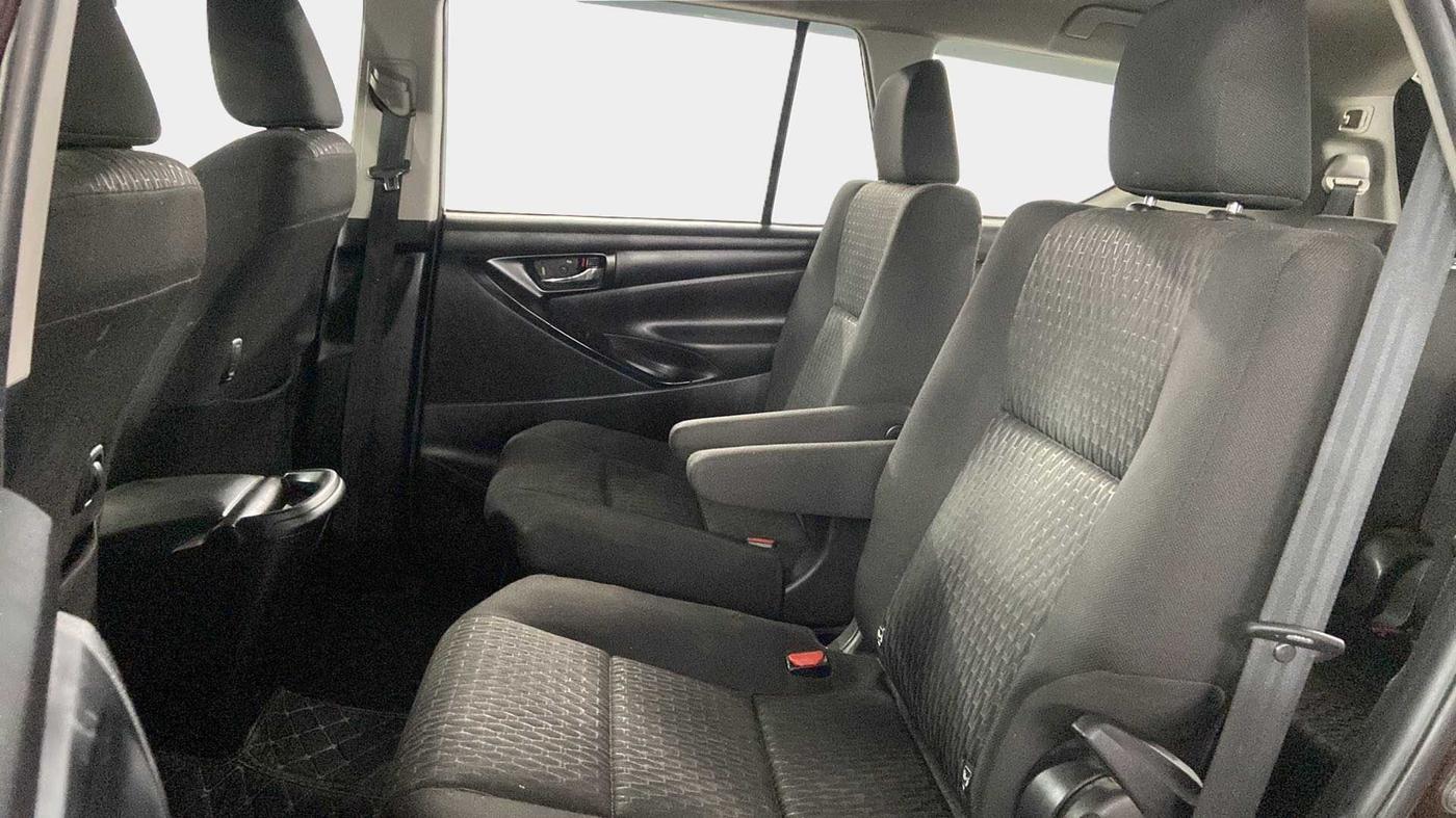 2020 Toyota Innova Crysta 2.4 GX AT 7 STR, Diesel, Automatic, 49,956 km, Right Side Rear Door Cabin