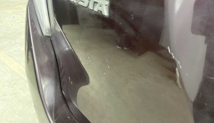 2020 Toyota Innova Crysta 2.4 GX AT 7 STR, Diesel, Automatic, 49,956 km, Dicky (Boot door) - Minor scratches