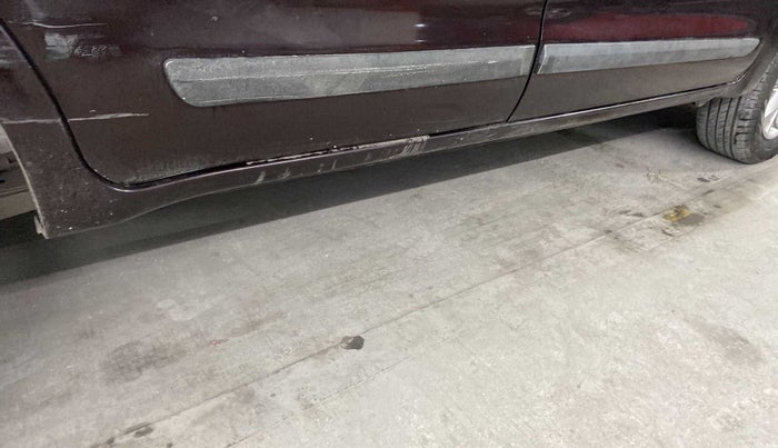 2020 Toyota Innova Crysta 2.4 GX AT 7 STR, Diesel, Automatic, 49,956 km, Right running board - Paint is slightly faded