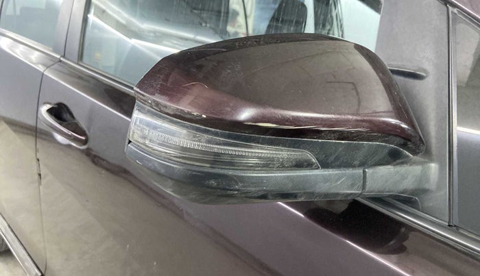 2020 Toyota Innova Crysta 2.4 GX AT 7 STR, Diesel, Automatic, 49,956 km, Right rear-view mirror - Cover has minor damage
