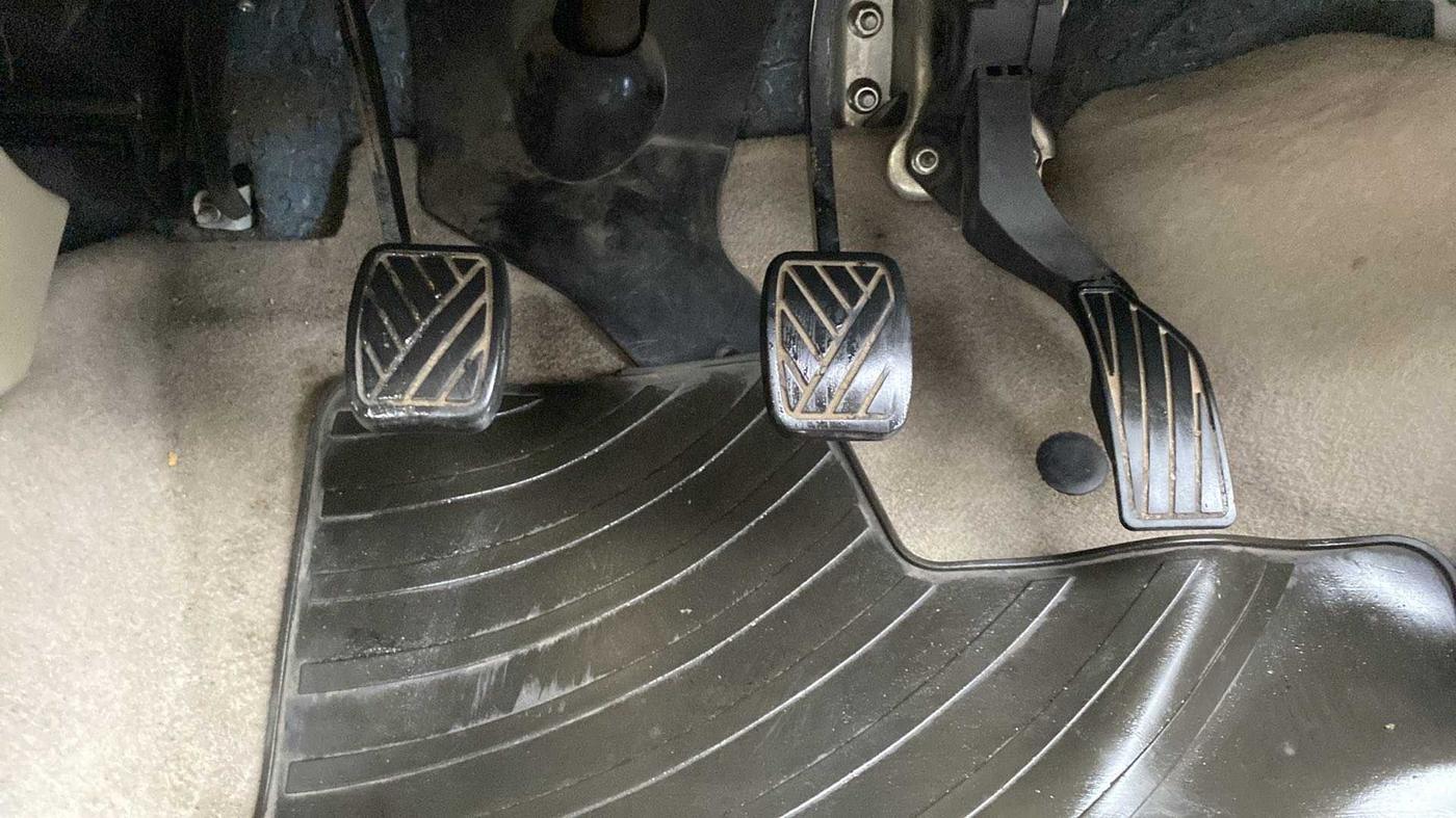 2014 Maruti Swift Dzire VXI, Petrol, Manual, 56,997 km, Pedals