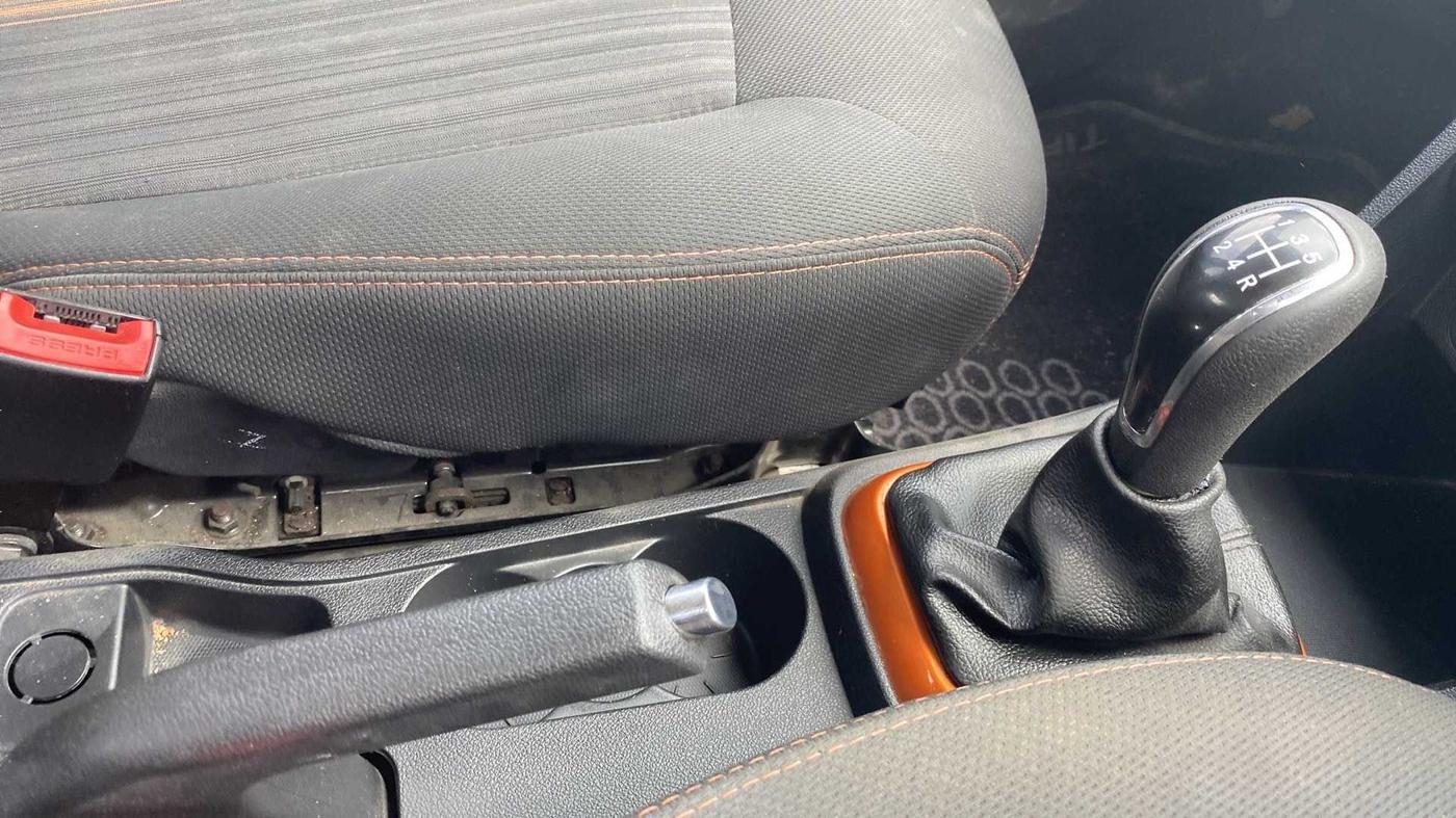 2018 Tata TIAGO NRG PETROL, Petrol, Manual, 19,048 km, Gear Lever