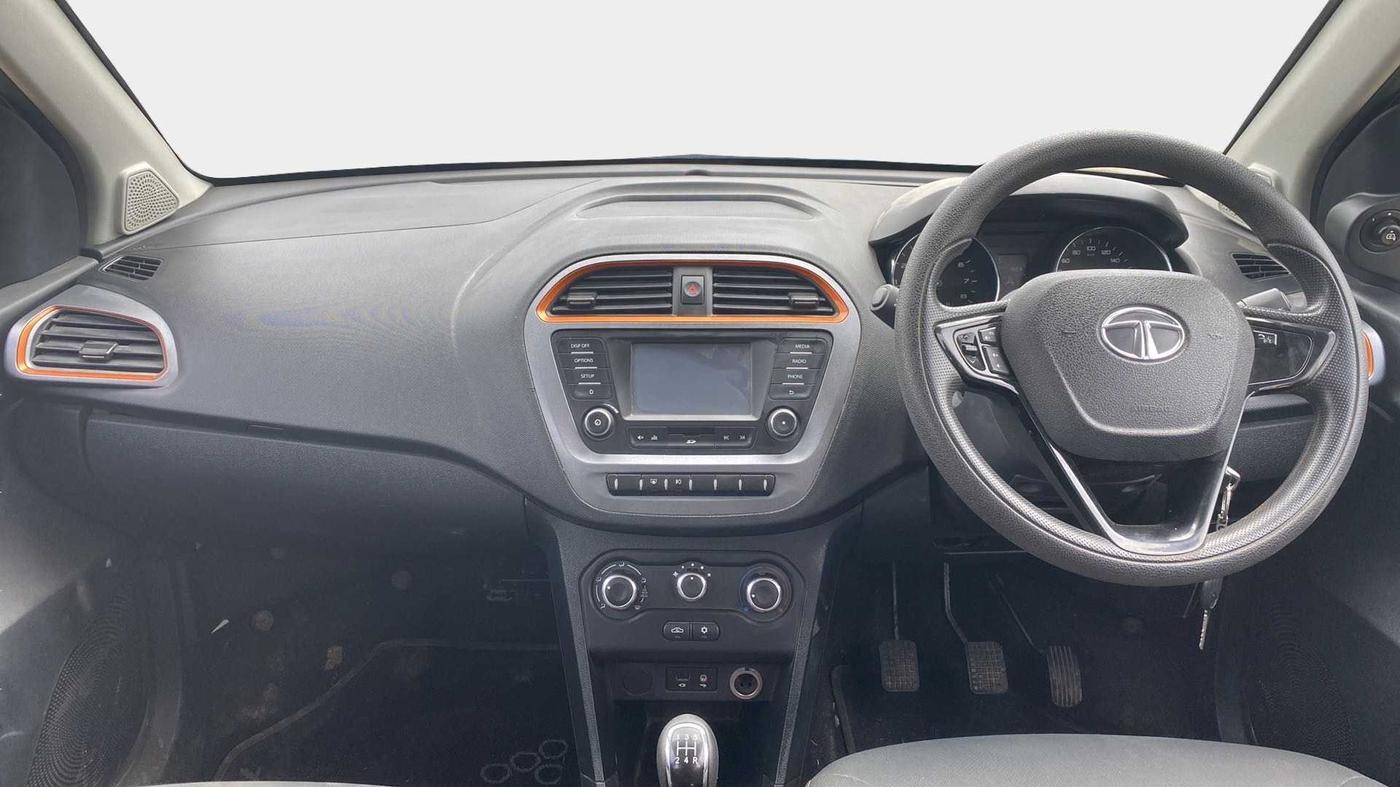 2018 Tata TIAGO NRG PETROL, Petrol, Manual, 19,048 km, Dashboard