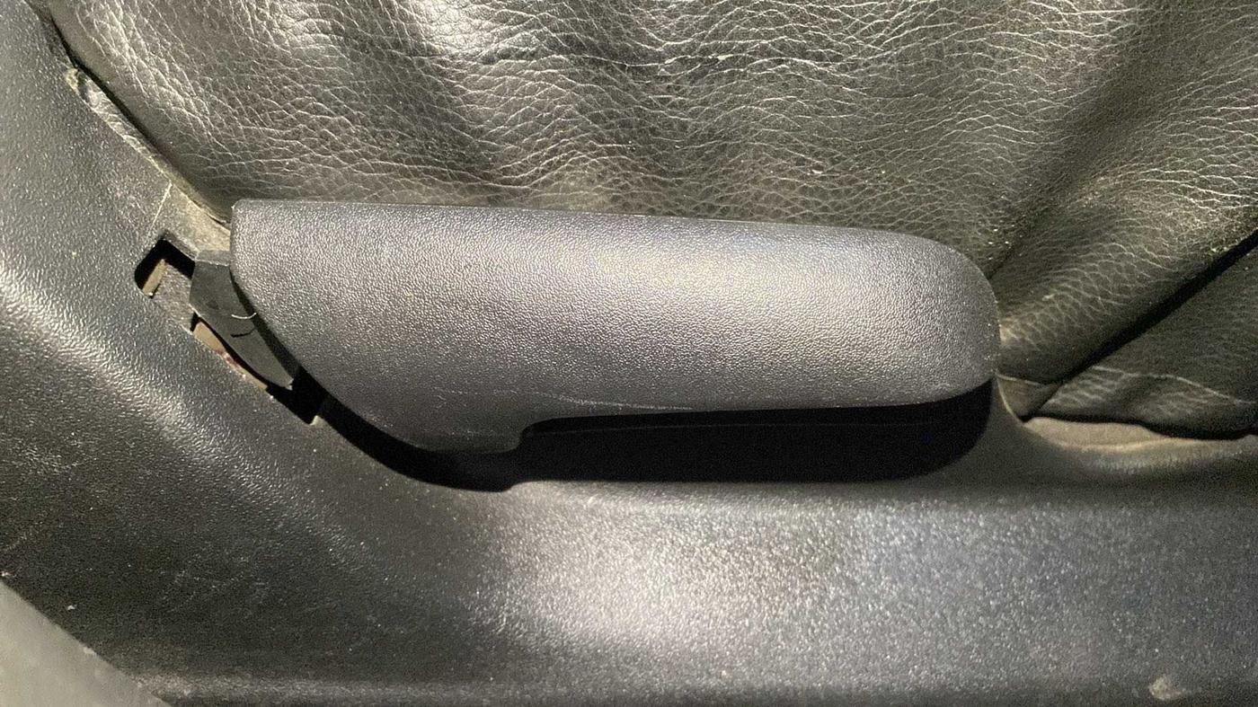 2016 Maruti Vitara Brezza VDI (O), Diesel, Manual, 74,347 km, Driver Side Adjustment Panel