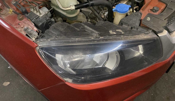 2016 Maruti Vitara Brezza VDI (O), Diesel, Manual, 74,347 km, Right headlight - Minor scratches