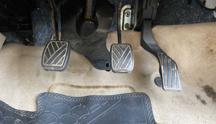 2015 Maruti Swift Dzire VXI, Petrol, Manual, 23,795 km, Pedals