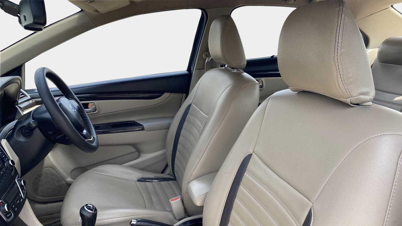 2018 Maruti Ciaz ZETA 1.4  MT PETROL, Petrol, Manual, 98,399 km, Right Side Front Door Cabin