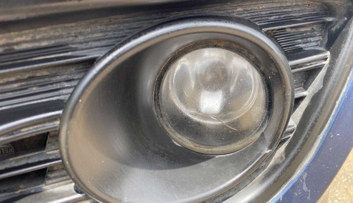 2018 Maruti Ciaz ZETA 1.4  MT PETROL, Petrol, Manual, 98,399 km, Left fog light - Minor damage