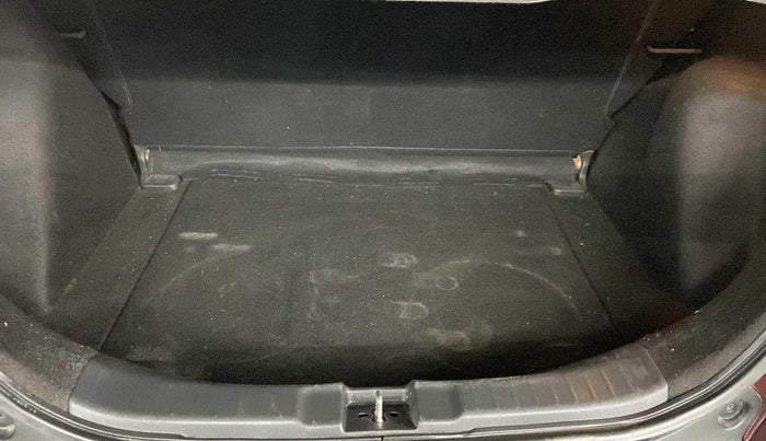 2017 Honda WR-V 1.2L I-VTEC VX MT, Petrol, Manual, 27,684 km, Dicky (Boot door) - Jack missing