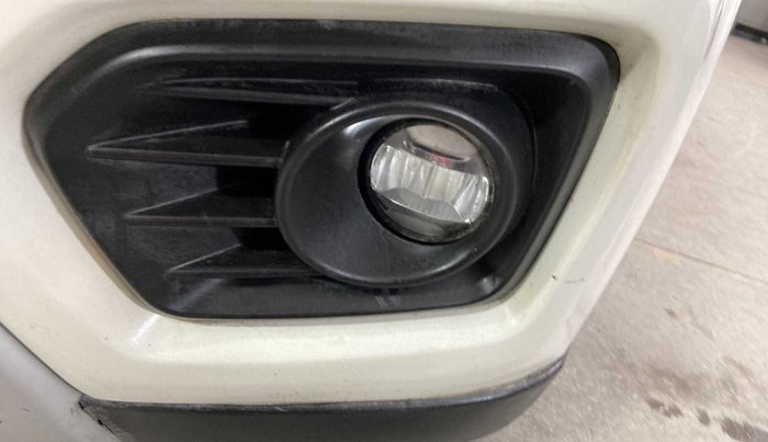 2020 Maruti Vitara Brezza ZXI PLUS AT SHVS, Petrol, Automatic, 32,698 km, Left fog light - Not fixed properly