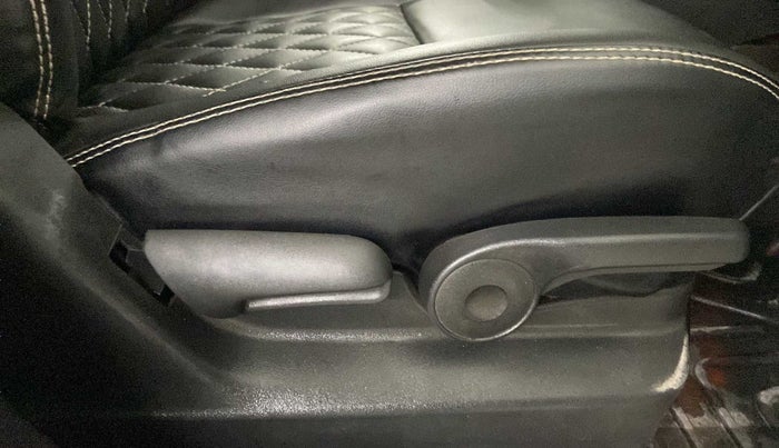 2020 Maruti Vitara Brezza ZXI PLUS AT SHVS, Petrol, Automatic, 32,698 km, Driver Side Adjustment Panel