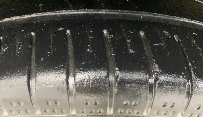 2019 Ford Ecosport TITANIUM 1.5L PETROL, Petrol, Manual, 1,07,673 km, Right Rear Tyre Tread