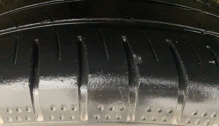 2019 Ford Ecosport TITANIUM 1.5L PETROL, Petrol, Manual, 1,07,673 km, Right Front Tyre Tread