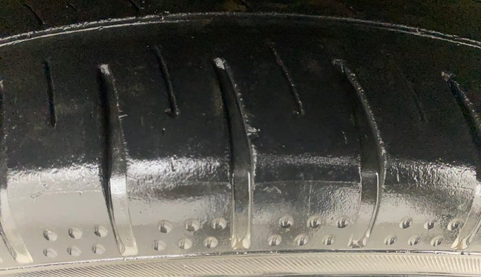 2019 Ford Ecosport TITANIUM 1.5L PETROL, Petrol, Manual, 1,07,673 km, Left Front Tyre Tread