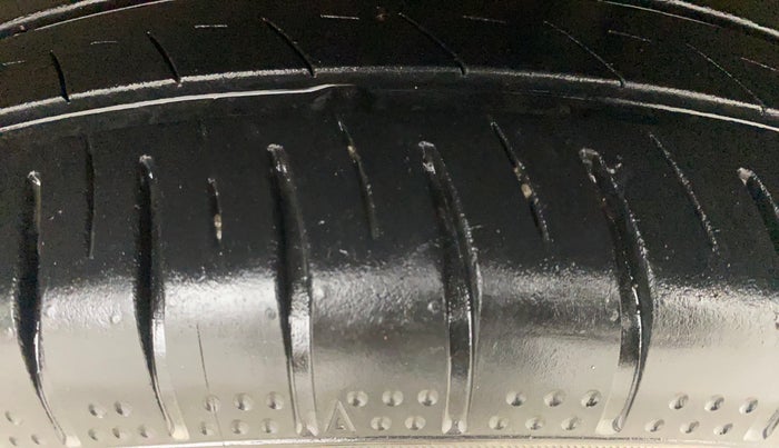 2019 Ford Ecosport TITANIUM 1.5L PETROL, Petrol, Manual, 1,07,673 km, Left Rear Tyre Tread