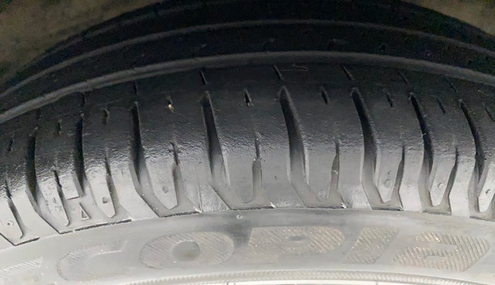 2011 Hyundai Santro Xing GLS, Petrol, Manual, 91,467 km, Right Front Tyre Tread