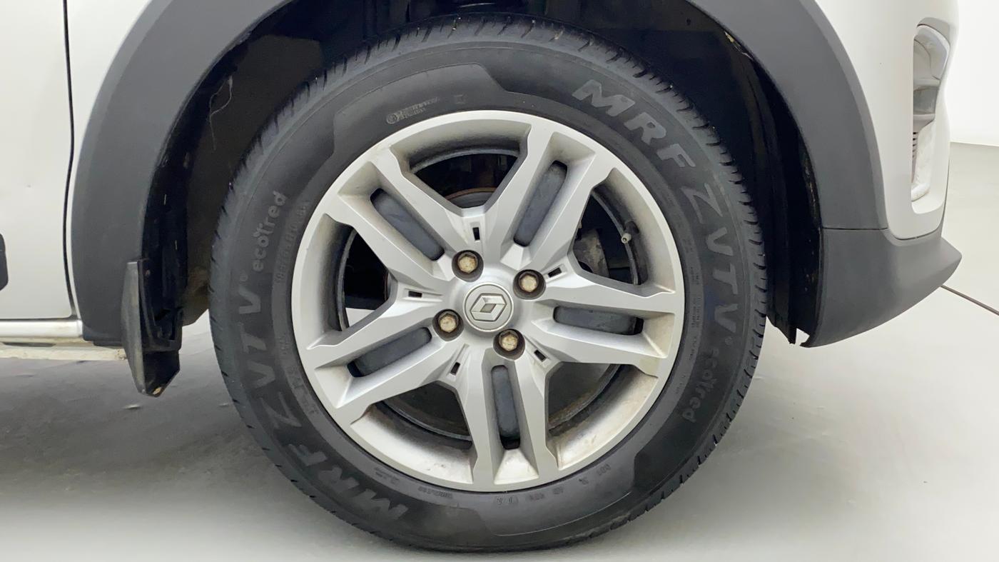 2022 Renault TRIBER RXZ, Petrol, Manual, 27,418 km, Right Front Wheel