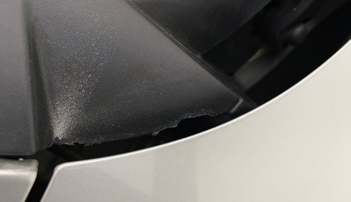 2022 Renault TRIBER RXZ, Petrol, Manual, 27,418 km, Bonnet (hood) - Cowl vent panel has minor damage