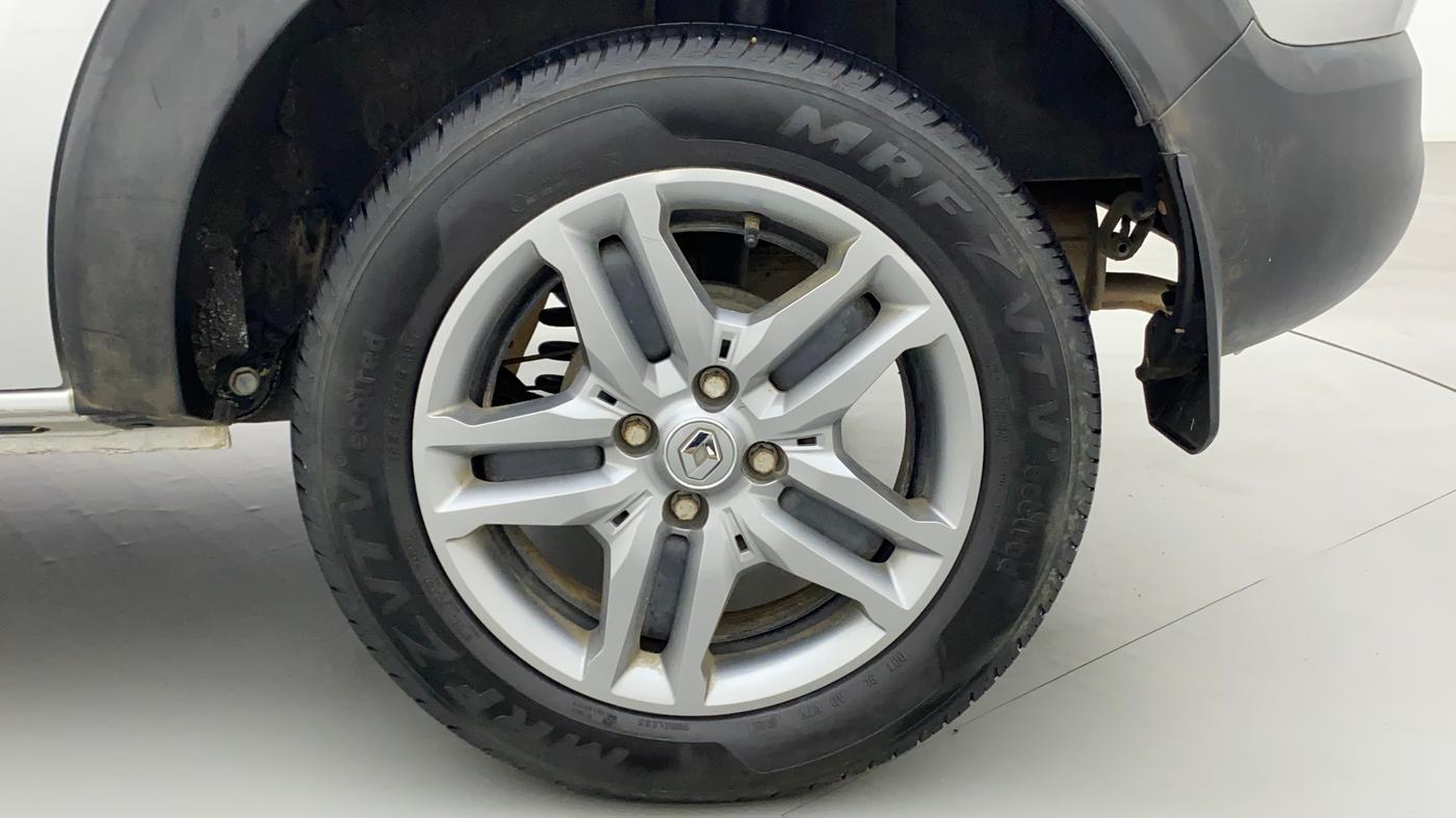 2022 Renault TRIBER RXZ, Petrol, Manual, 27,418 km, Left Rear Wheel