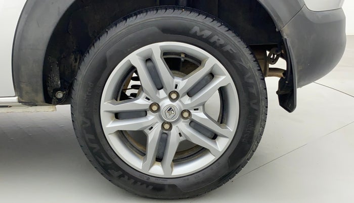 2022 Renault TRIBER RXZ, Petrol, Manual, 27,418 km, Left Rear Wheel