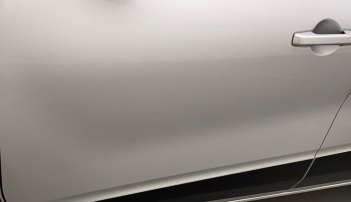 2022 Renault TRIBER RXZ, Petrol, Manual, 27,418 km, Front passenger door - Slightly dented