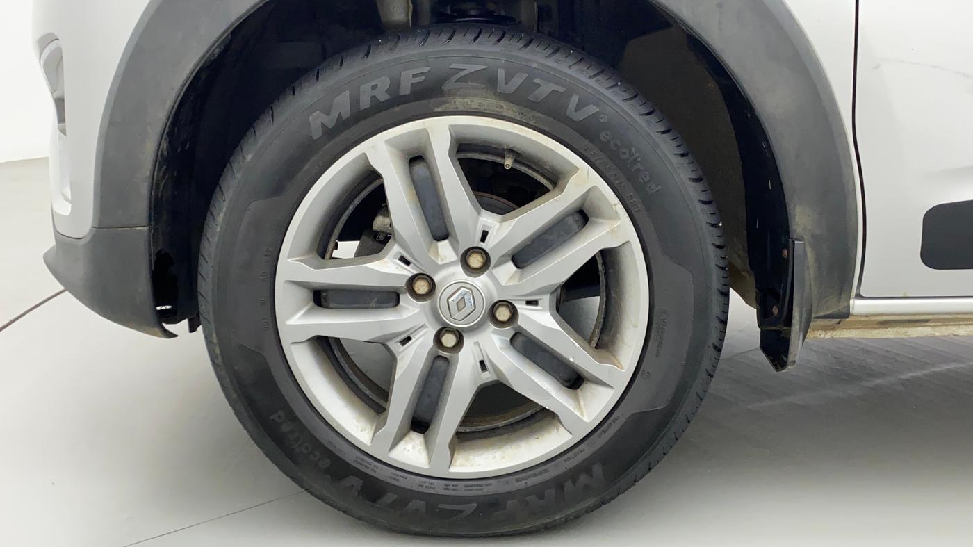 2022 Renault TRIBER RXZ, Petrol, Manual, 27,418 km, Left Front Wheel
