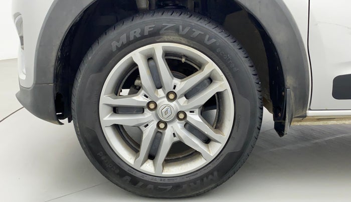 2022 Renault TRIBER RXZ, Petrol, Manual, 27,418 km, Left Front Wheel